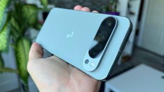 Google Pixel 9 Pro XL: Design de robot din Futurama, geeky şi premium