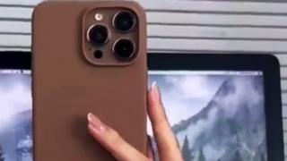 Cum arată iPhone 16 Pro Max pe noua nuanţă Desert Titanium