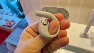 Primele căşti open ear Xiaomi lansate în România: OpenWear Stereo au autonomie foarte generoasă