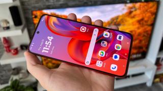 Motorola edge 50 neo: Bateria de 4310 mAh livrează playback video neașteptat de bun, nu și la utilizare continuă