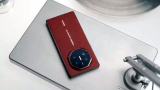 HUAWEI oferă noi materiale teaser pentru smartphone-ul triplu pliabil Mate XT, cu 5 zile înainte de debut