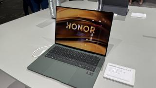 IFA 2024: Hands-on cu HONOR MagicBook Art 14 (2024) - Laptop premium cu procesor Intel Core Ultra și cameră web detașabilă