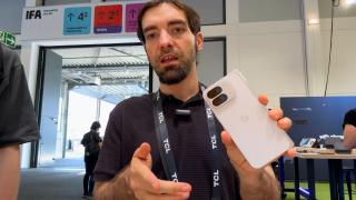 IFA 2024: Google Pixel 9 Pro Fold; Un pliabil surprinzător de lat și cu un ecran mai mare decât un iPad mini