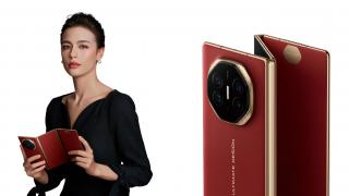 HUAWEI Mate XT este oficial! Primul triplu-pliabil din lume îți oferă ecran de tabletă, cameră periscop cu zoom optic 5.5x și multiple moduri de utilizare