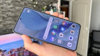 Xiaomi 14T Pro: Display mare și plat cum vor toți, AMOLED și cu opțiuni AI de upscale, HDR, MEMC