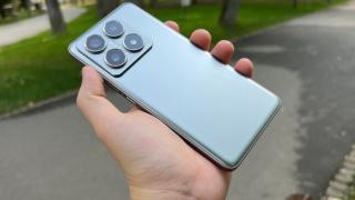 Xiaomi 14T Pro: Design cu modul de cameră impunător, accente metalice mate și un spate din sticlă curbată 3D