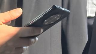 Huawei Mate 70 Pro are 5 camere, apare în fotografii clare hands on