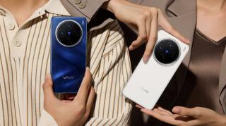 vivo X200 Pro Mini chiar există și îl vedem în imagini oficiale, cu modul uriaș de cameră în spate