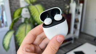 Google Pixel Buds Pro 2 Review: Căști wireless peste așteptări de confortabile la purtare prelungită, ANC de calitate și sunet bogat