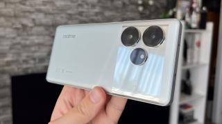 Specificațiile lui realme GT Neo7 ajung pe web; Încărcare rapidă la 100W, procesor Snapdragon 8 Gen3, display atractiv pentru gameri