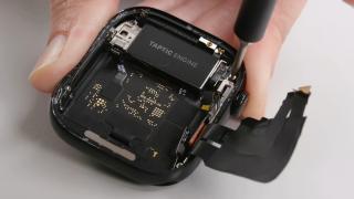 Apple Watch Series 10 disecat de către iFixit; Se desface greu și se repară chiar mai greu