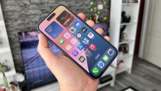 Cererea pentru iPhone 16 a scăzut faţă de iPhone 15, conform unui analist reputat; Se reduce şi producţia