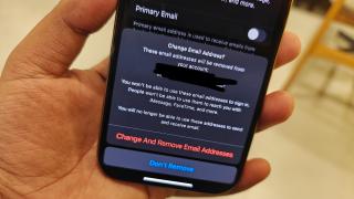 Apple actualizează iOS 18.1; Schimbarea adresei de email principale este acum posibilă și de pe telefon