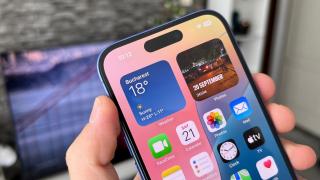 Apple iPhone 16: OS, UI, aplicaţii cu un iOS 18 comod, familiar, dar fără aşa mult AI