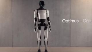 Elon Musk, acuzat de plagiat: robotul Tesla Optimus copiază un film SF celebru