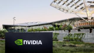 NVIDIA ar putea depăşi Apple în curând, devenind cea mai valoroasă companie din lume