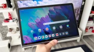 Lenovo Tab Plus: Un OS intuitiv, cu aplicații utile și mod desktop pentru productivitate ca pe PC