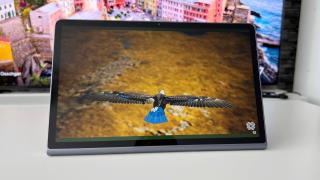 Lenovo Tab Plus: Lucrurile puteau sta mai bine la baterie, dar sunetul a fost pus pe prim plan