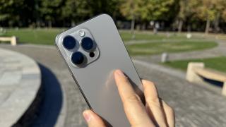 Apple iPhone 16 Pro Max: Camera parcă şlefuită fix pentru mine, dar cu neajunsuri nocturne