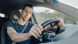 Google ar putea prelua controlul mașinilor șoferilor imprudenți; Sistemul este deja patentat