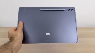 Samsung Galaxy Tab S10 Ultra: Design masiv, dar slim, bine construit