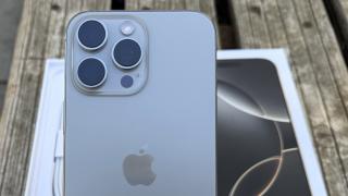 iPhone 17 Pro și Pro Max vor păstra exclusivitatea pentru camera telefoto periscop; modelele non-Pro rămân fără upgrade major