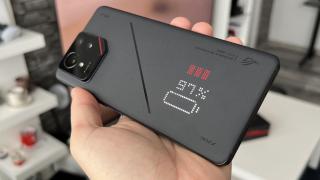 ASUS ROG Phone 9 Pro: Baterie de cursă lungă, material de top 5 a la long