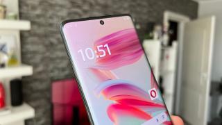Motorola Edge 50 Ultra și 50 Fusion primesc actualizarea stabilă la Android 15