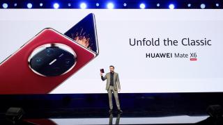 Când ajung în România HUAWEI Mate X6, seria de telefoane nova 13 și căștile FreeBuds Pro 4? Detalii + concurs