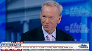 "Sistemele AI trebuie scoase din priză în ACEL moment" spune fostul CEO Google, Eric Schmidt