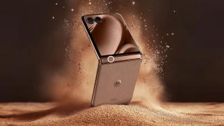 Motorola razr 50 ultra și edge 50 neo sunt disponibile acum la precomandă pe eMAG în culoare anului Pantone 2025 - Mocha Mousse