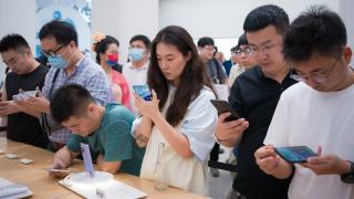 Beijing stimulează vânzările de telefoane, oferind subvenţii pentru consumatorii chinezi