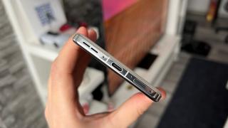 OnePlus 13: Acustică stereo cu două difuzoare separate de earpiece, aflate în echilibru