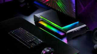 CES 2025: Razer prezintă accesorii Chroma noi, inclusiv unul portabil şi suport iluminat Razer Aether Standing Light Bars 