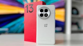 OnePlus 13 a primit o actualizare importantă: umblă la cameră şi AI