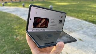 HONOR Magic V4 trece la o baterie uriașă pentru un pliabil, aflăm și detalii despre Magic V Flip 2