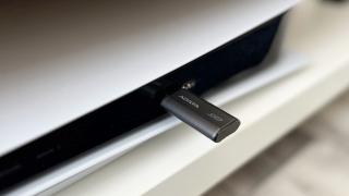 ADATA SC750 Review: SSD-ul extern de 2 TB pe care îl ții în buzunar, ideal pentru PlayStation 5, smartphone sau PC