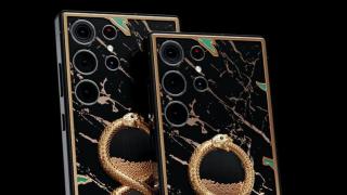 Şarpe de aur cu smaralde pe Galaxy S25 Ultra Ouroboros, ediţia Caviar de Noul An Chinezesc al Şarpelui