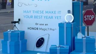 HONOR îşi ia nasul la purtare, ironizează Samsung pentru lipsurile lui Galaxy S25