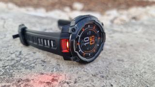 Prezentare Garmin Instinct 3 (45mm): Smartwatch robust pentru aventură, acum cu display AMOLED, autonomie de până la 18 zile, lanternă LED