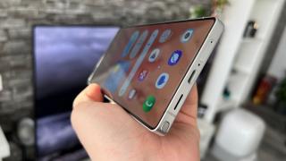 Samsung Galaxy S25 Ultra: Acustica îmbunătăţită de la S24 Ultra, mi se pare