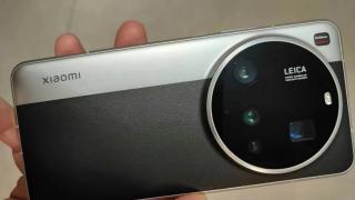Xiaomi 15 Ultra acum și în fotografii hands-on, cu design inspirat de aparatele foto Leica și o amplasare risipită a camerelor din spate