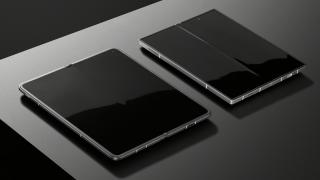 Nici urmă de cută pe ecranul pliabil folosit de OPPO Find N5, comparat în fotografii cu Galaxy Z Fold6