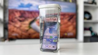 OPPO Reno13 F: Design tineresc, compact și cu certificare IP69 cum nu vezi nici pe unele flagship-uri