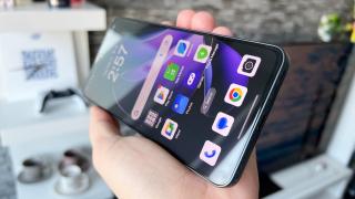 OPPO Reno13 F: Display-ul este OLED desigur, mare, luminos și totodată 120Hz