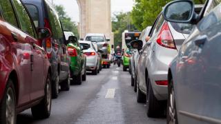 Taxă nouă pentru camioane și impozit pe mașinile vechi; Ce trebuie să știe șoferii?