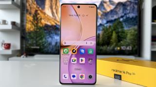 realme 14 Pro 5G Unboxing: îşi schimbă culoarea, are mega baterie, renunţă la camera ultrawide