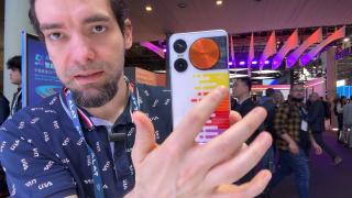 ZTE Nubia Music 2, video hands-on de la MWC 2025: Smartphone multimedia cu difuzor uriaș și chiar luminițe