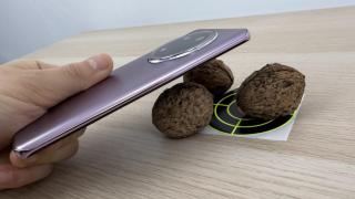 5 telefoane care rezistă la tăvăleală fără să rupă portofelul (Sub 2000 lei)