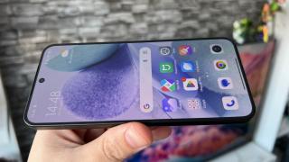 Xiaomi 15: Display plat cu muchii foarte înguste, OLED, LTPO și foarte luminos